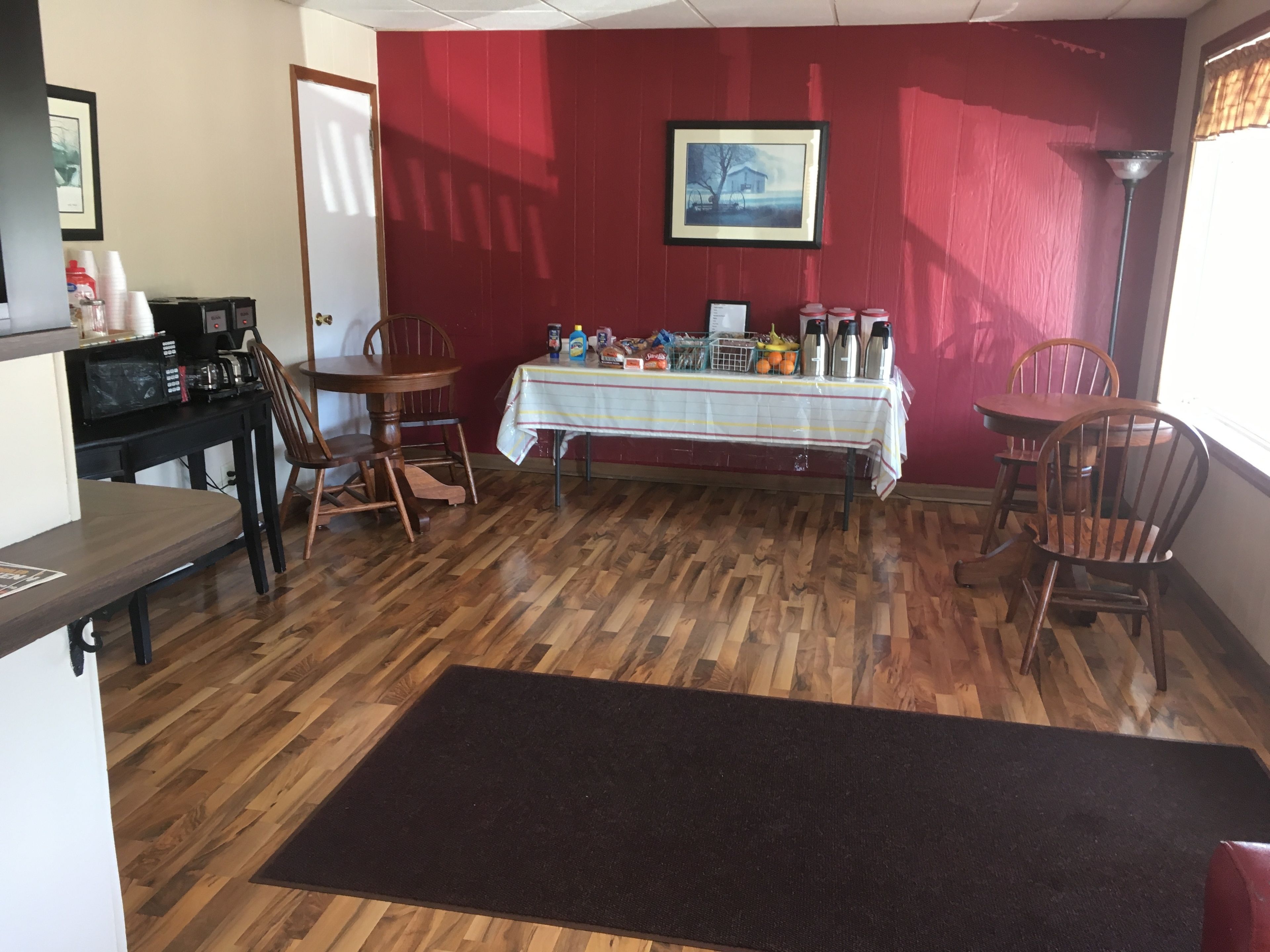 Free daily continental breakfast