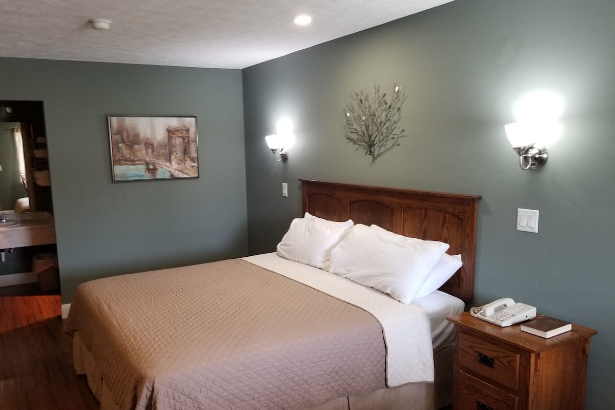 Desk, rollaway beds, free WiFi, bed sheets
