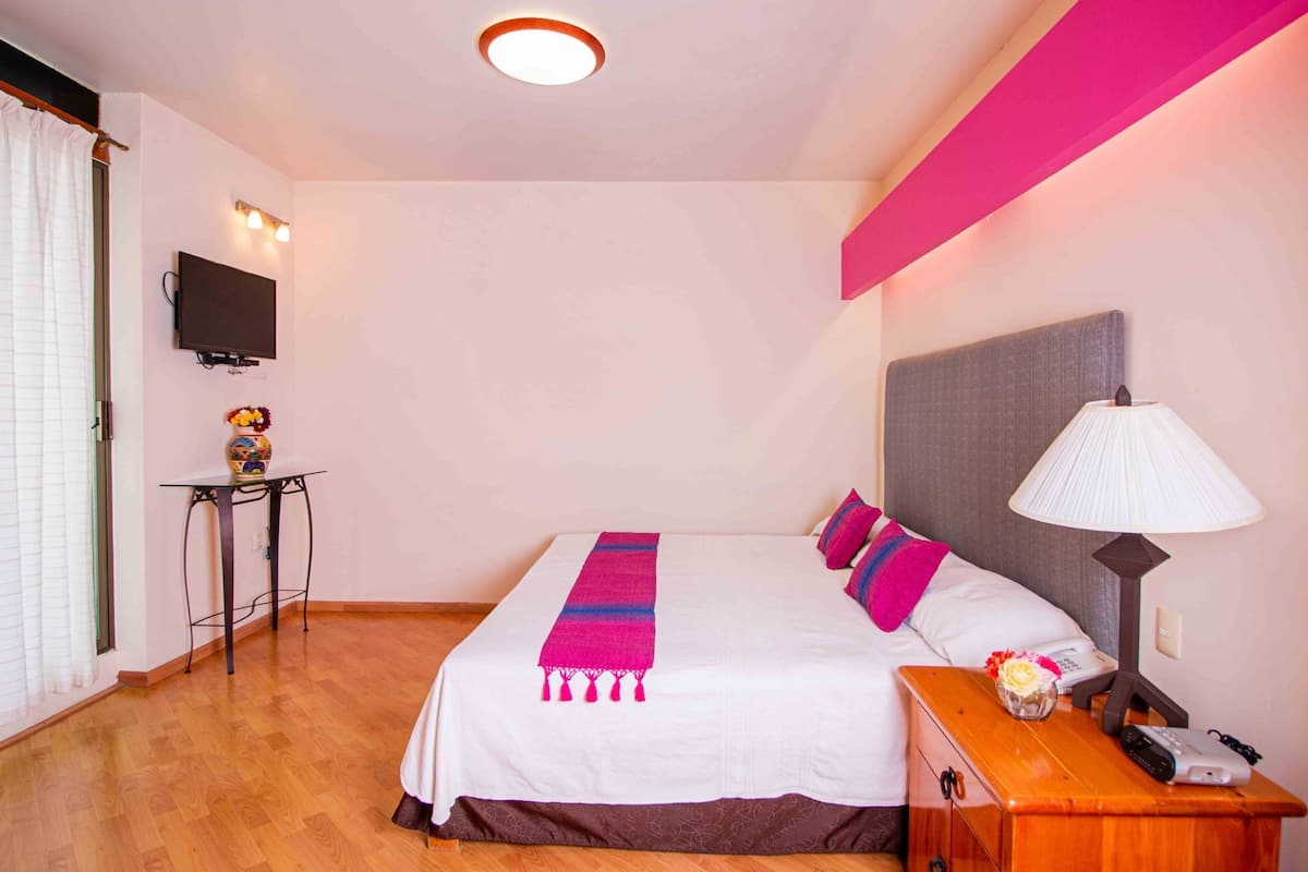 Estudio junior, 2 baños | 1 dormitorio, ropa de cama de alta calidad, escritorio