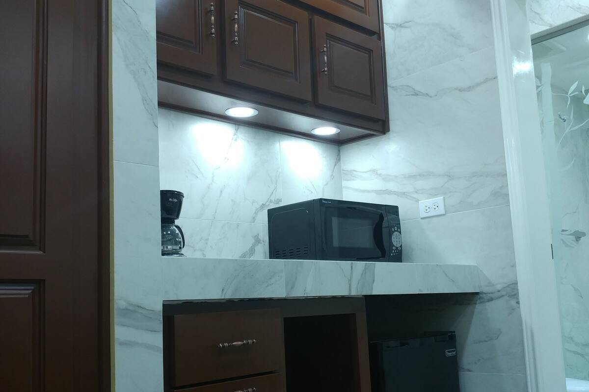 comfort suite | bathroom | free toiletries, towels, soap, shampoo