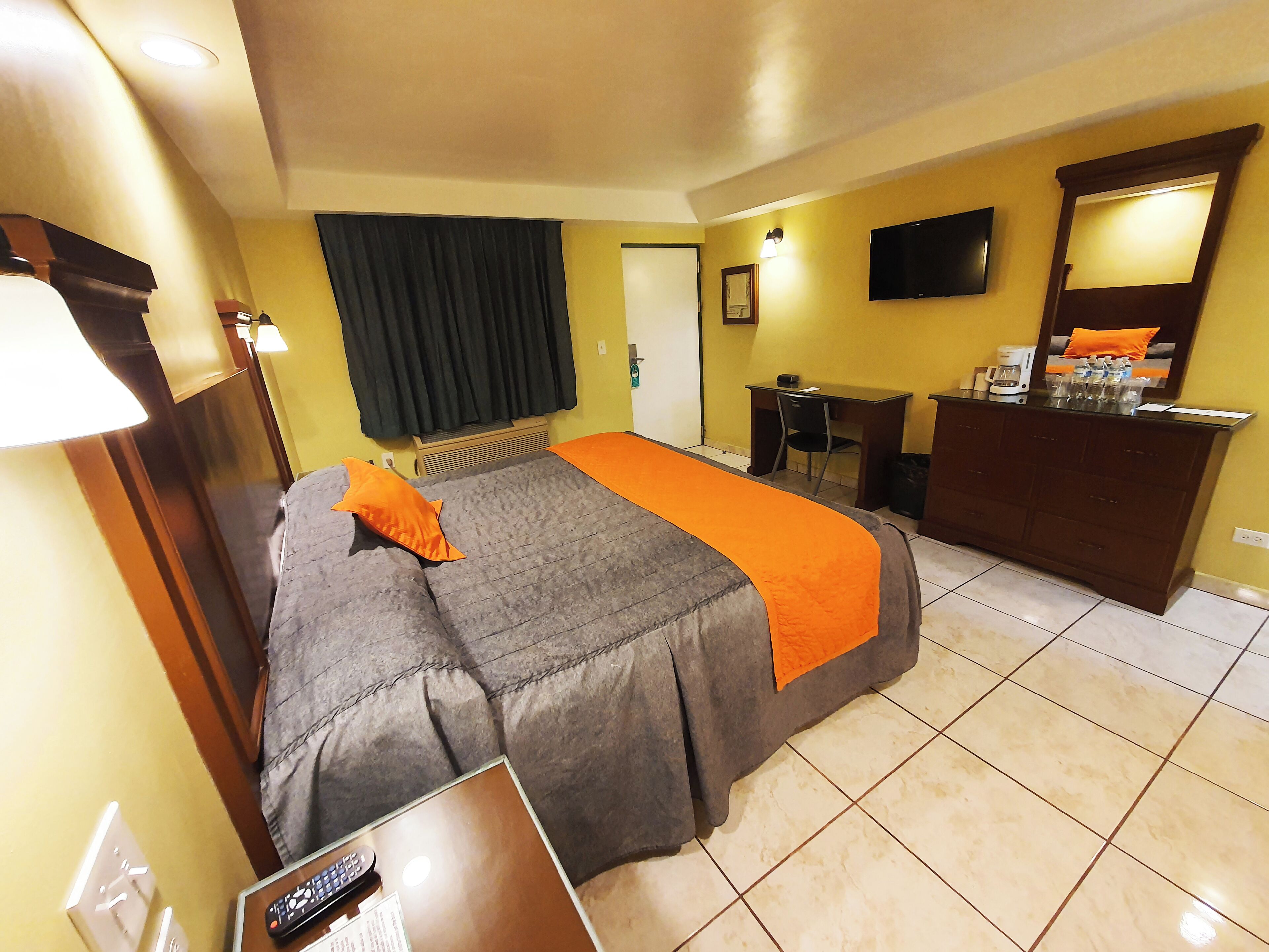comfort room, 1 king bed | in-room safe, desk, laptop workspace, free wifi