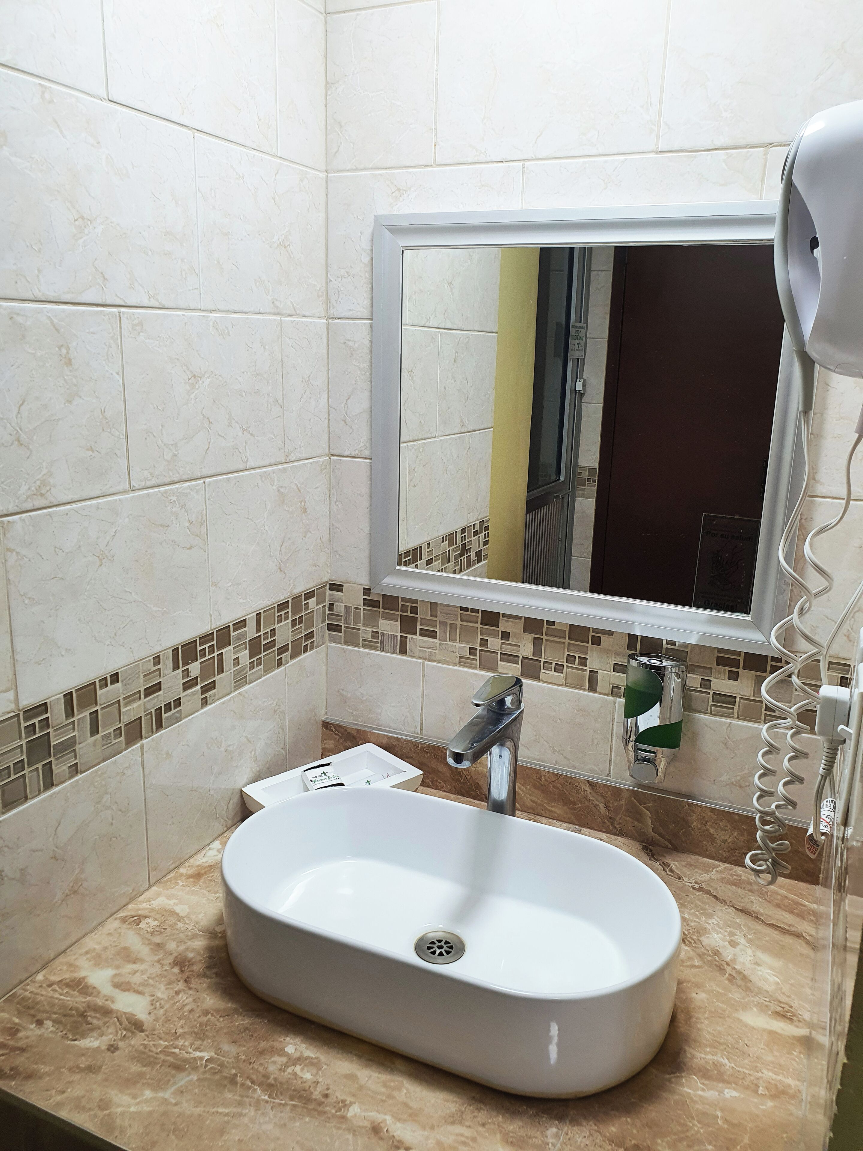 comfort room, 1 king bed | bathroom amenities | free toiletries, towels, soap, shampoo