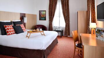 Double Room, Sea View | Desk