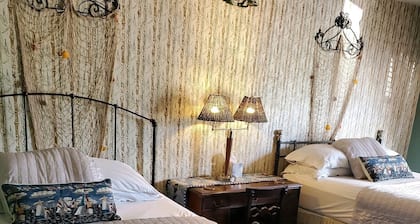 Shamrock Cove Inn