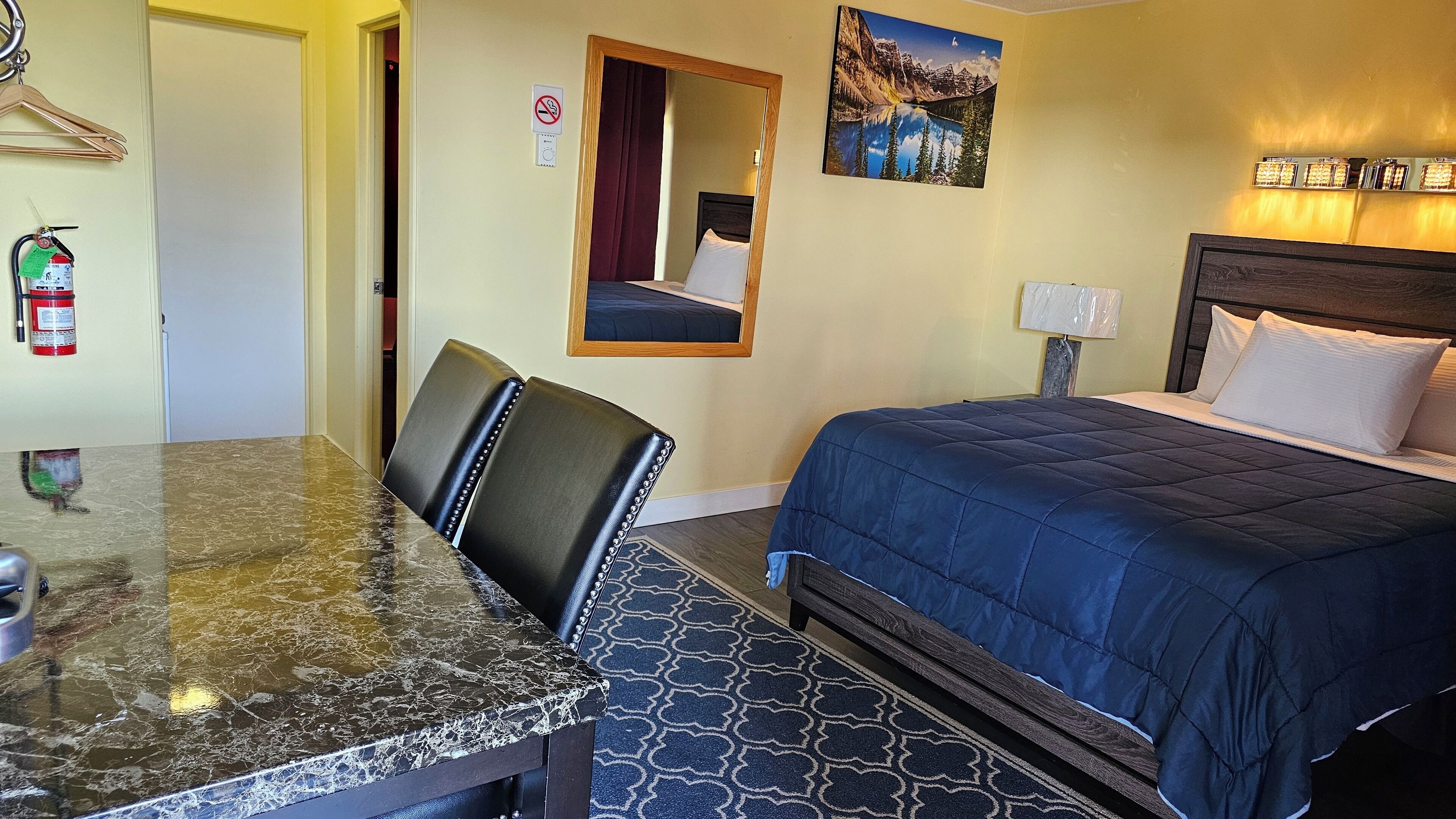 Photo - Port-O-Call Inn