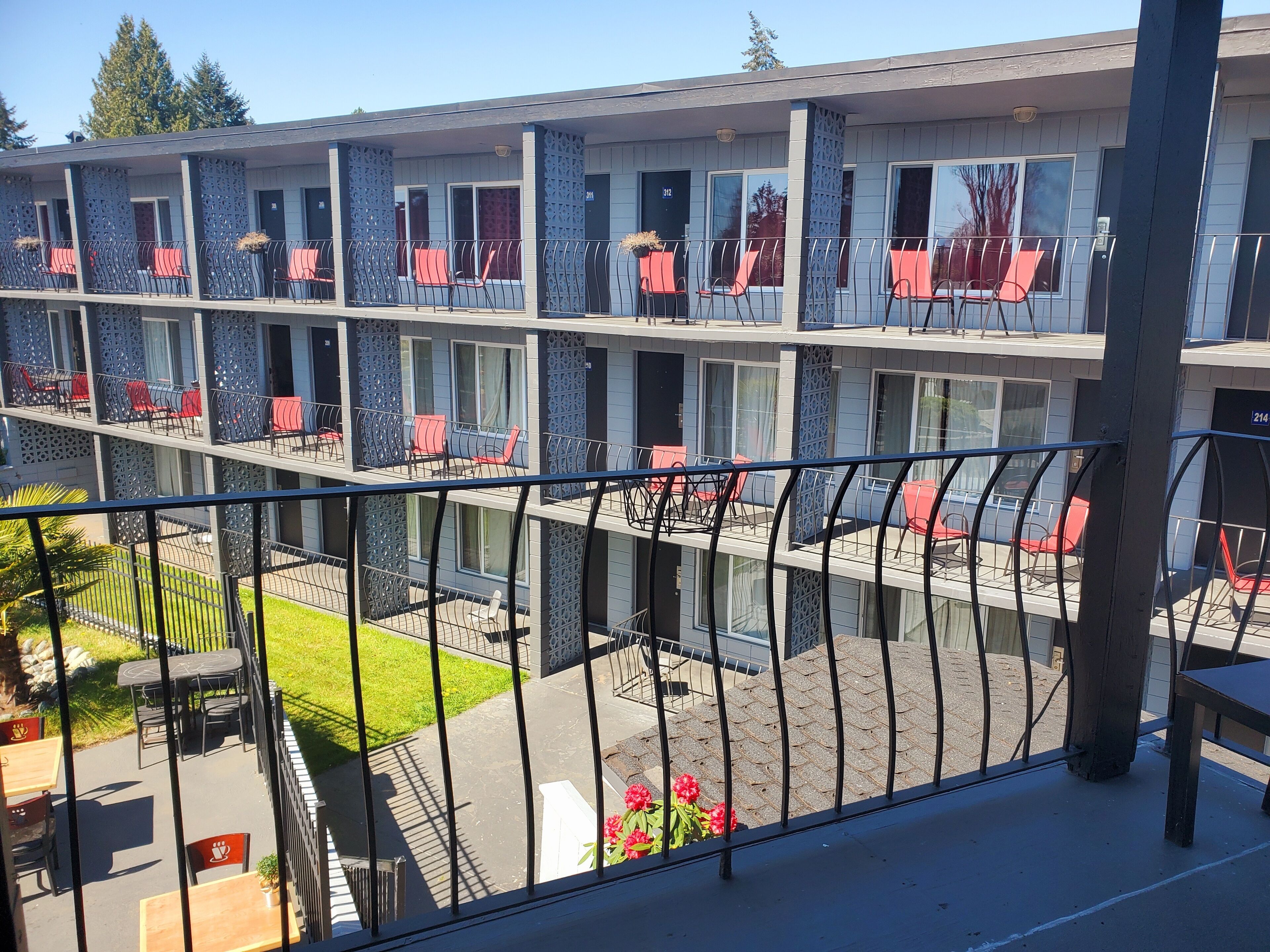 Photo - Port-O-Call Inn