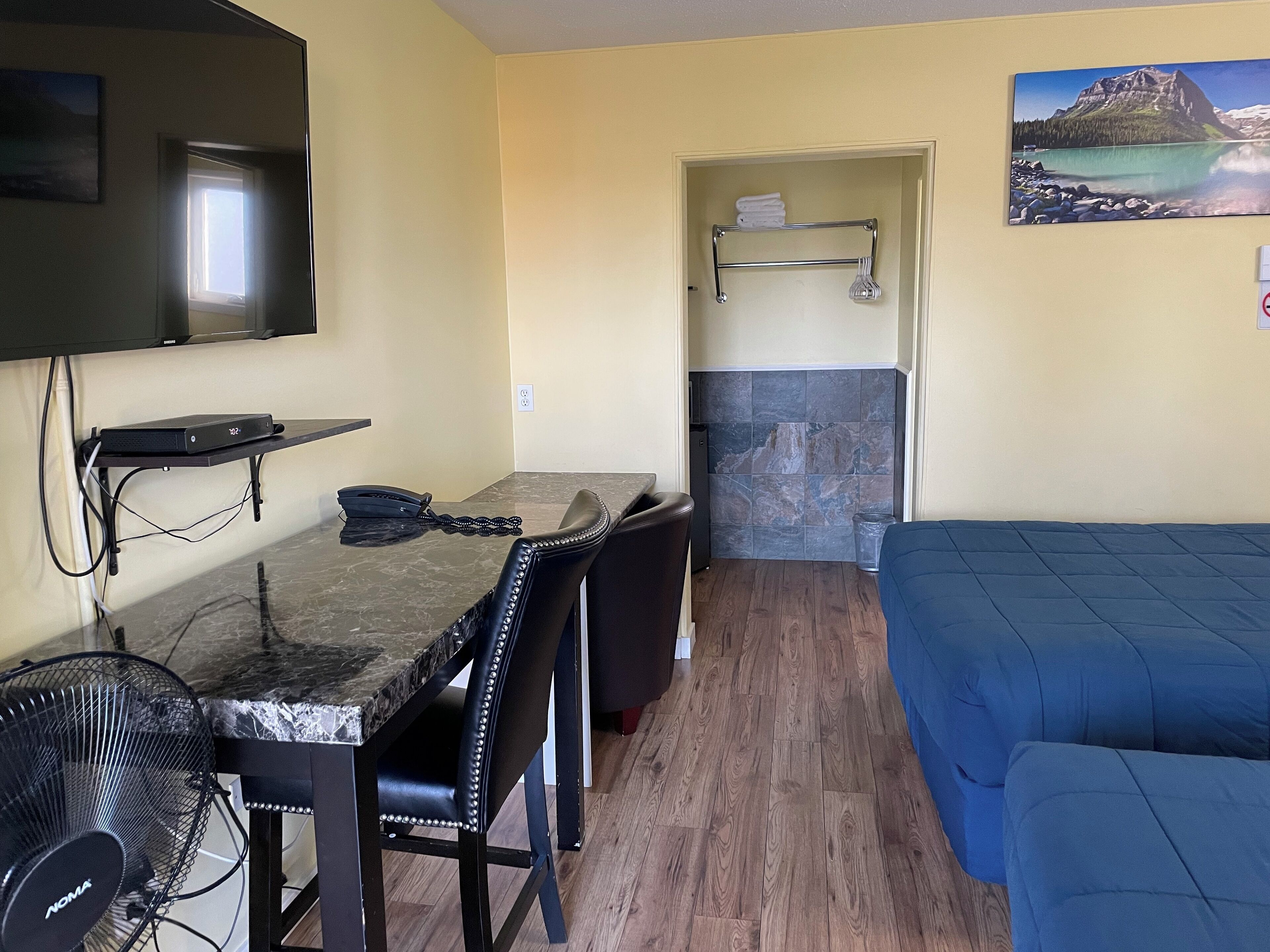 Photo - Port-O-Call Inn