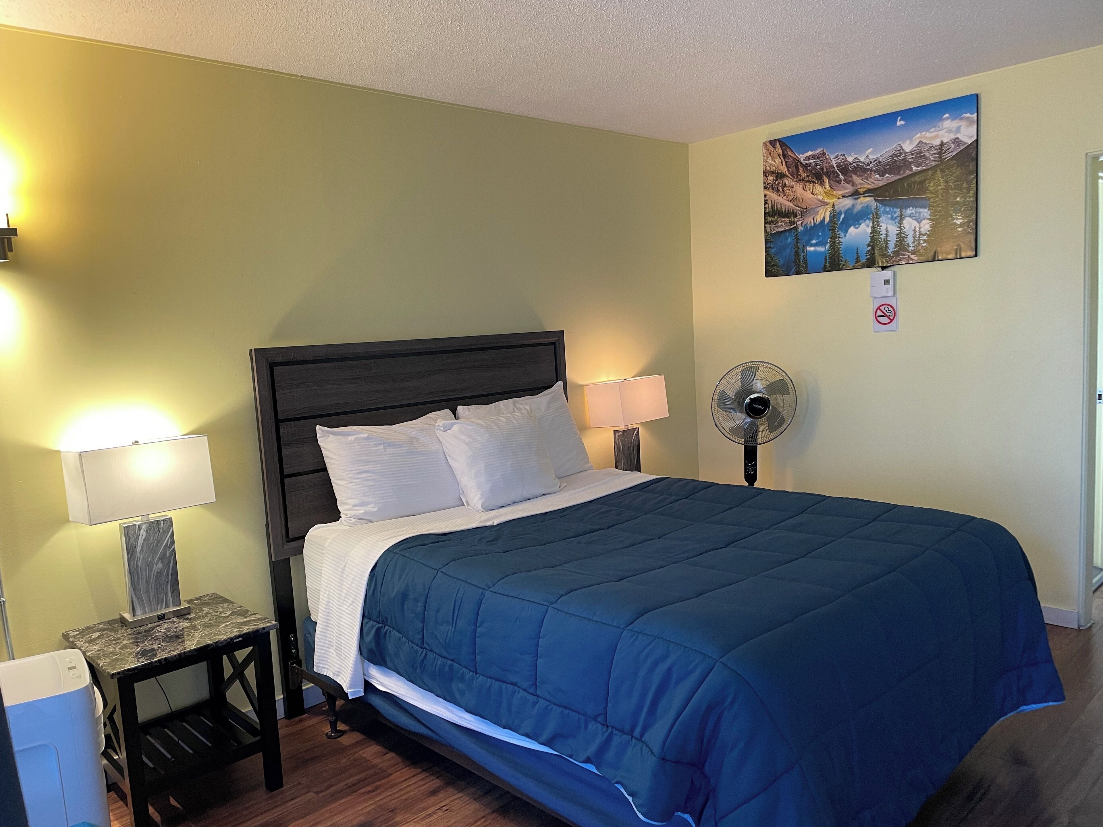 Photo - Port-O-Call Inn