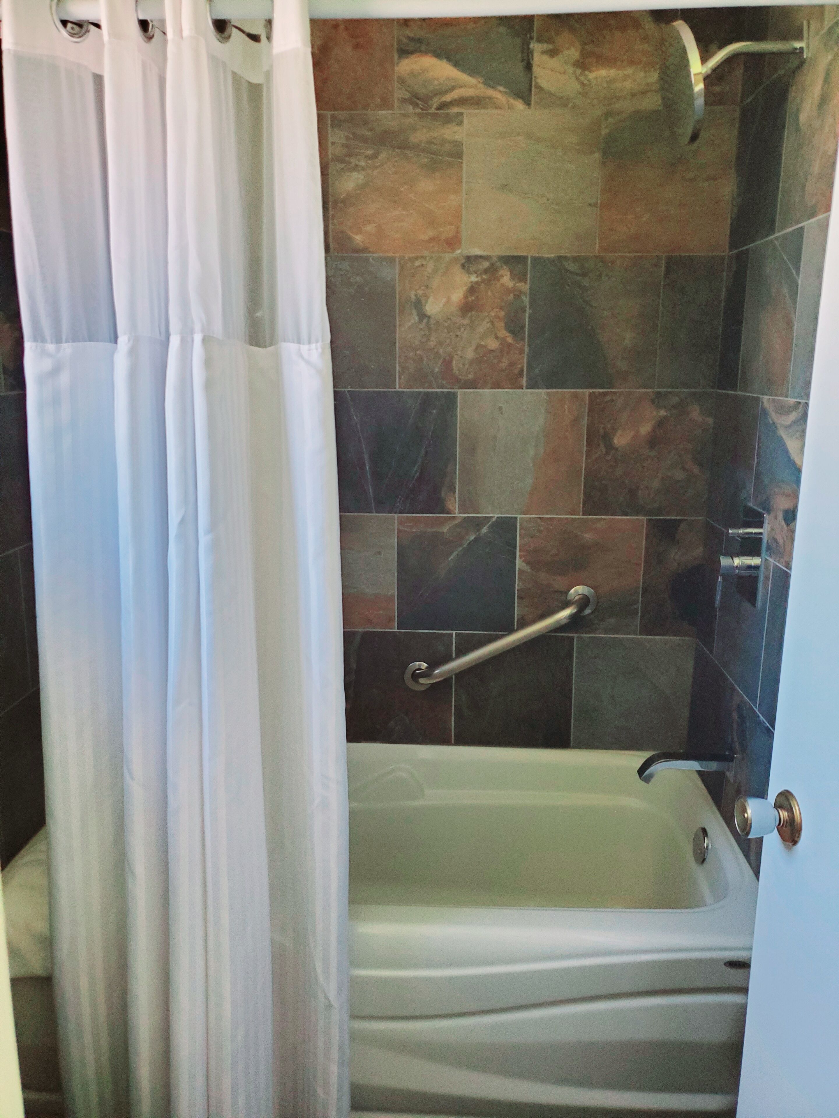 Photo - Port-O-Call Inn