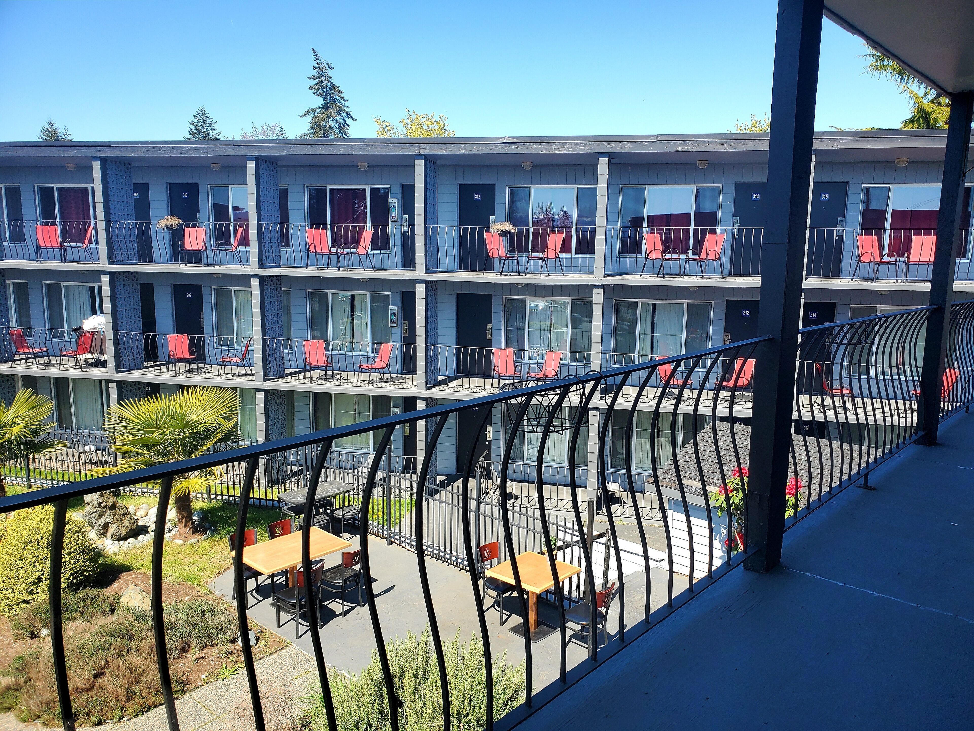 Photo - Port-O-Call Inn