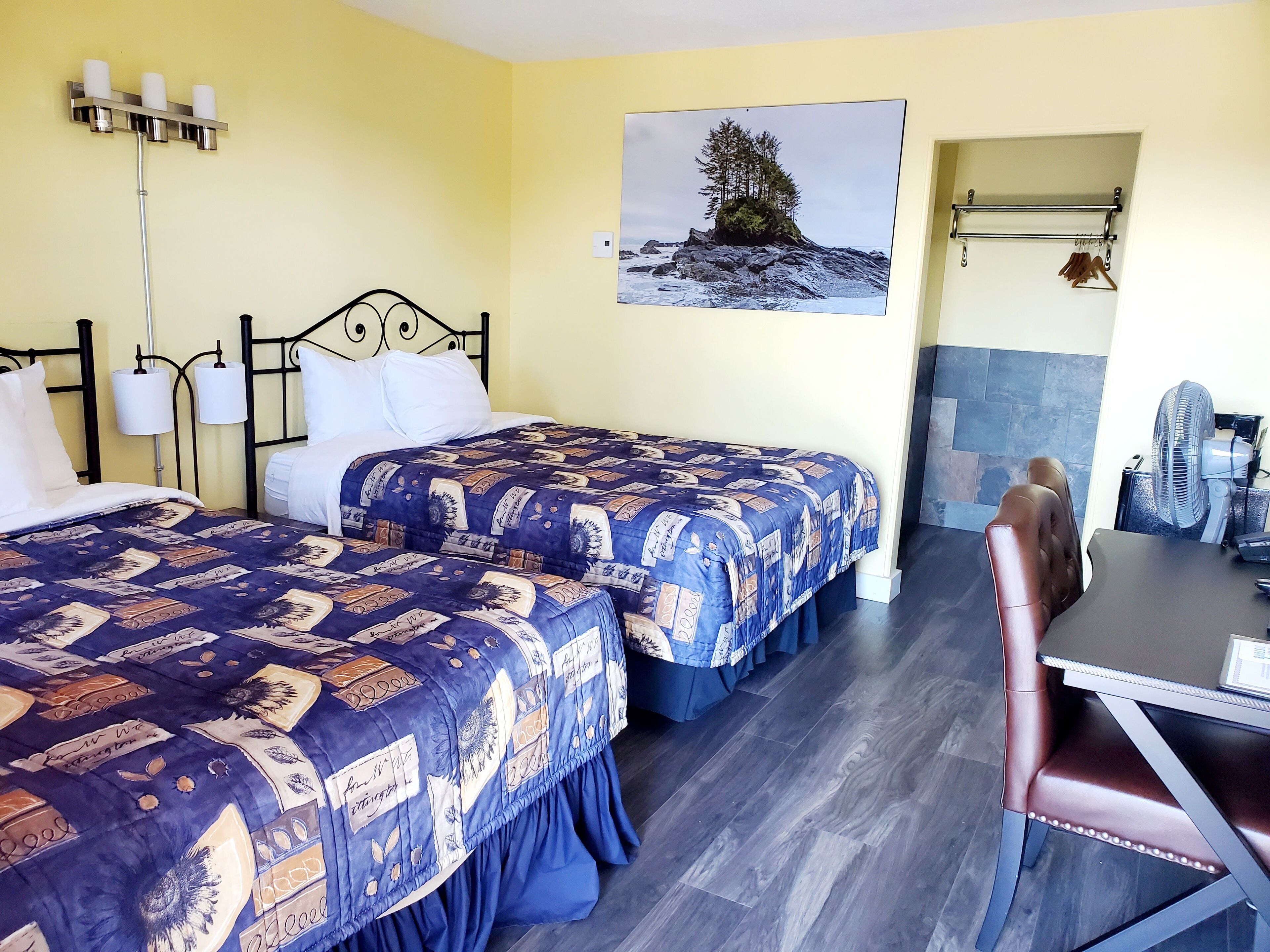 Photo - Port-O-Call Inn