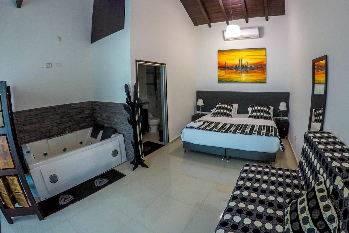 Deluxe Room | Premium bedding, pillow-top beds, in-room safe, desk