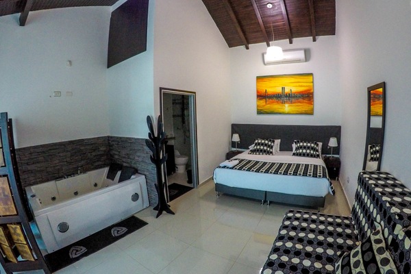 Deluxe Room | Premium bedding, pillowtop beds, in-room safe, desk