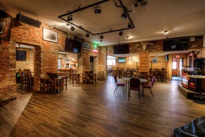 Lunch and dinner served - Western Hotel & Executive Suites (Guelph)