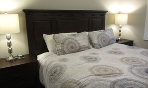 Standard Suite, 1 King Bed | Premium bedding, in-room safe, individually decorated - Western Hotel & Executive Suites (Guelph)