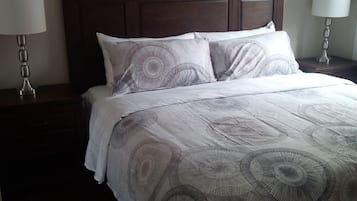 Premium bedding, in-room safe, individually decorated