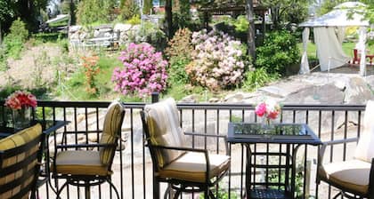 Camden Riverhouse Hotel