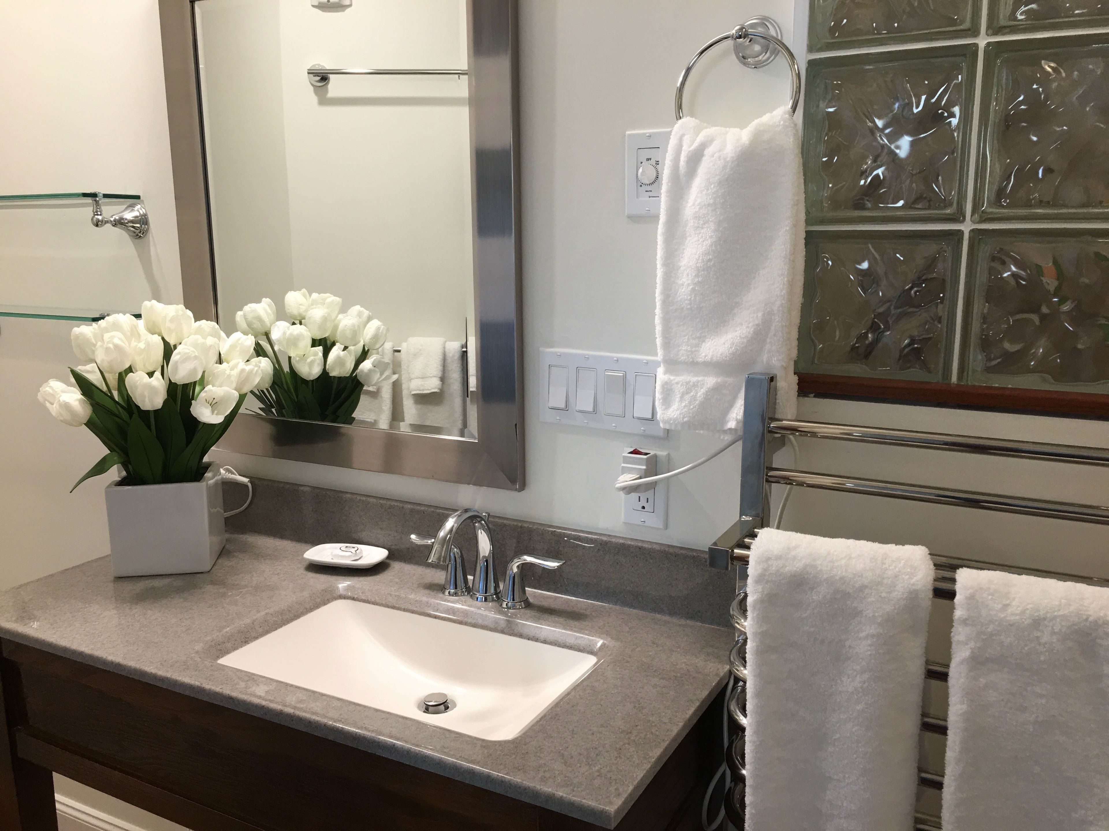 combined shower/bathtub, hair dryer, towels, soap