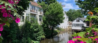 Camden Riverhouse Hotel