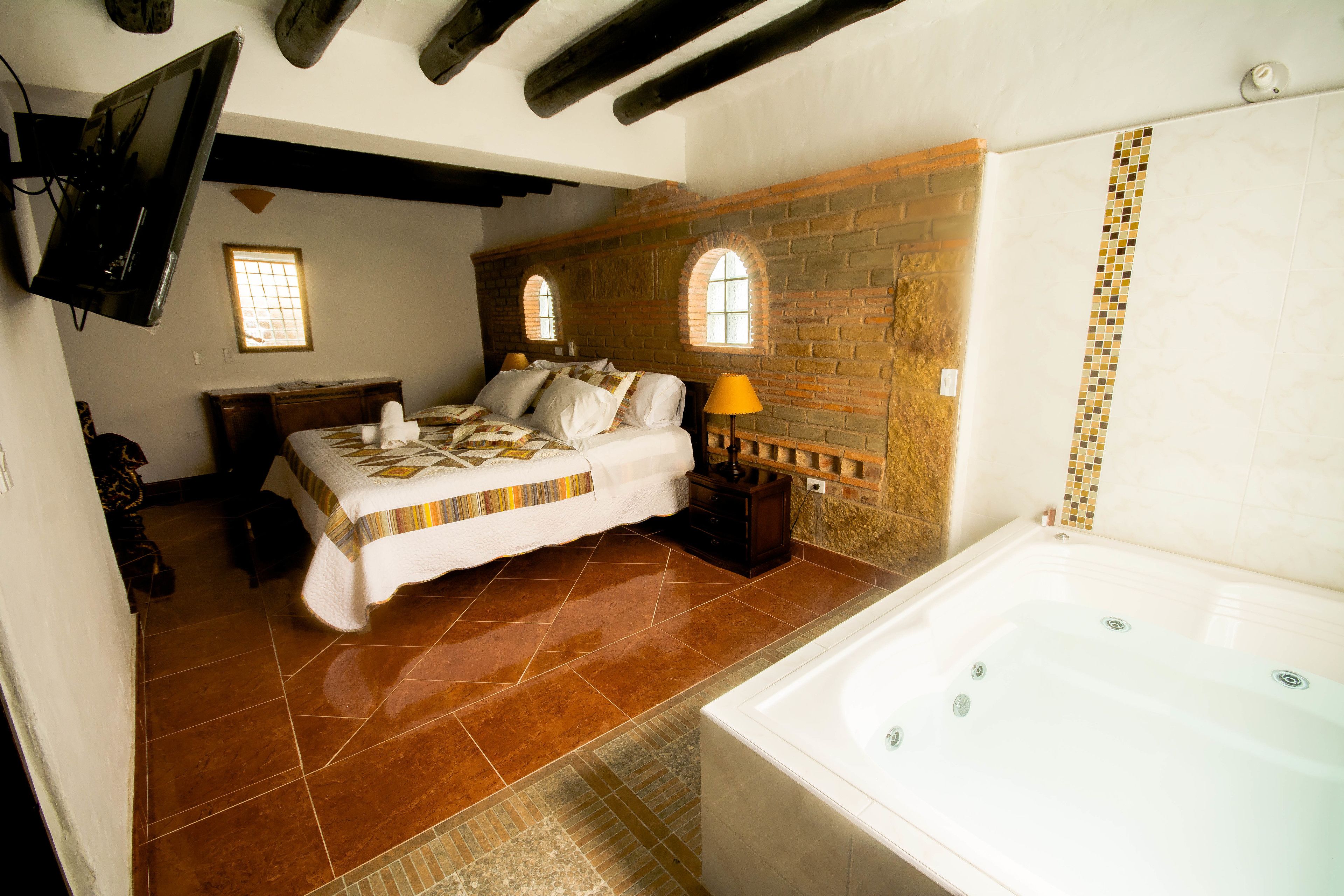 Minibar, in-room safe, free WiFi