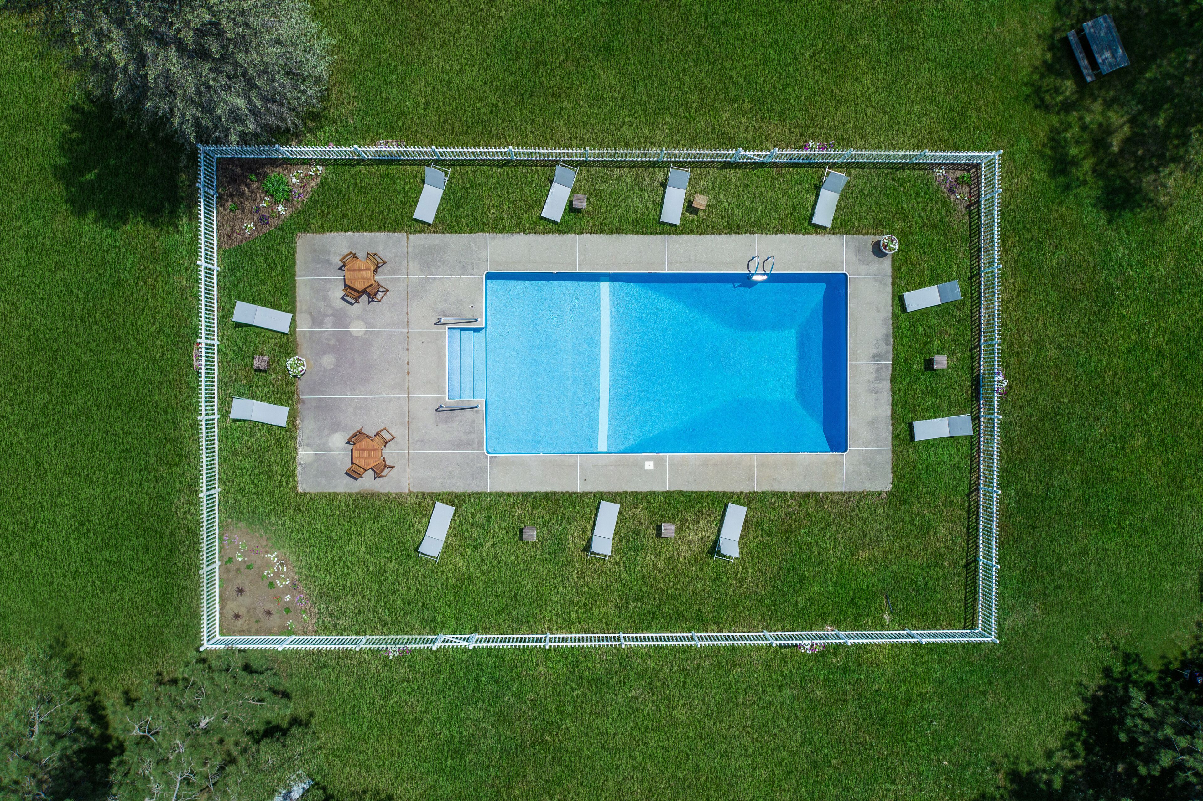 Sæsonbestemt udendørs pool