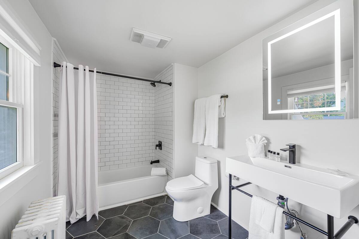 guesthouse a | bathroom | shower, free toiletries, hair dryer, towels