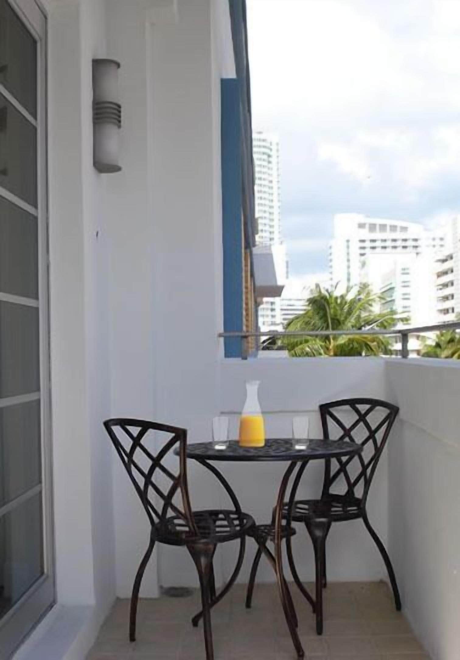 Photo - Westover Arms Hotel