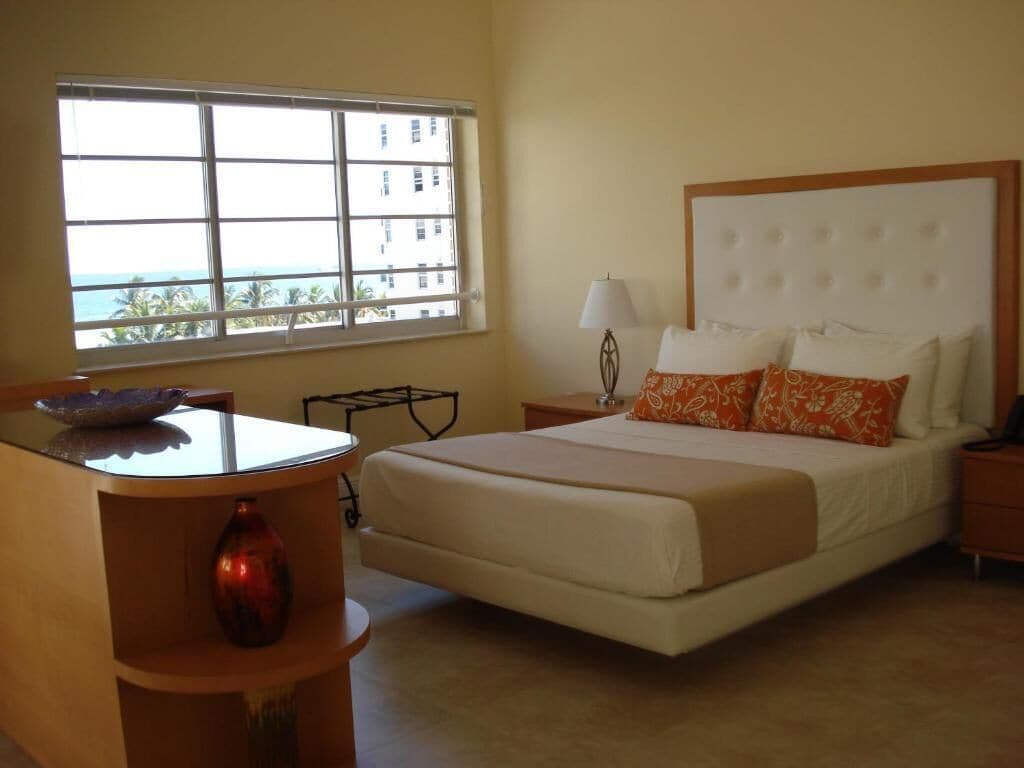 Photo - Westover Arms Hotel