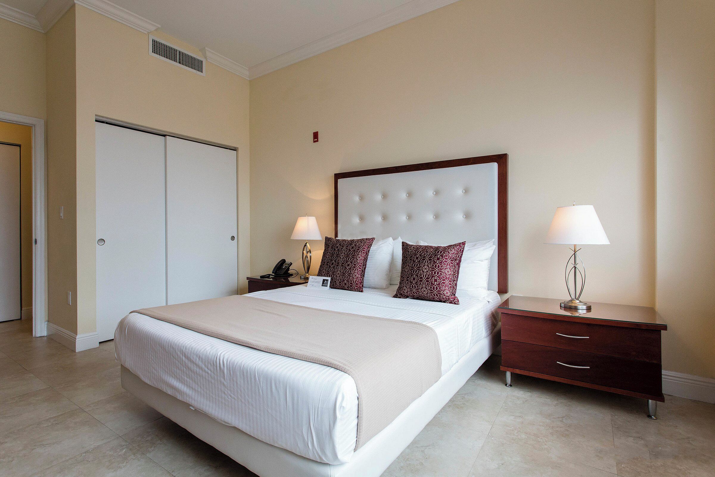 Photo - Westover Arms Hotel