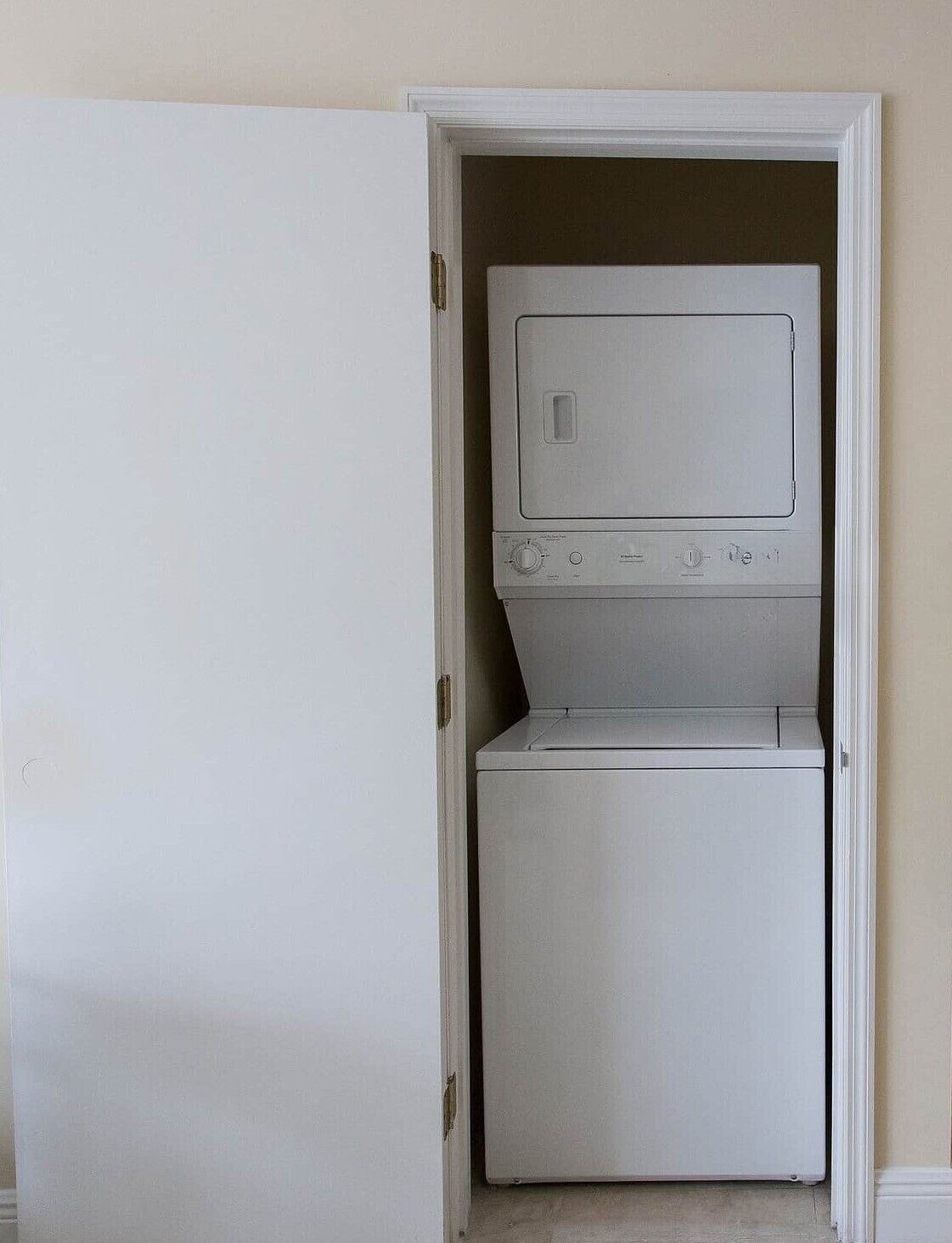 Photo - Westover Arms Hotel