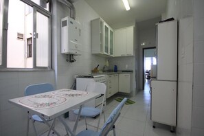 Apartment, 2 Bedrooms, Sea View | Private kitchen
