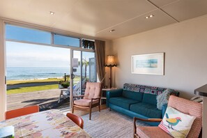 View from room - Cable Bay Stays – Golden Sand and Driftwood Beachfront Accommodation (Cable Bay)