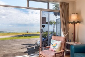 Water view - Cable Bay Stays – Golden Sand and Driftwood Beachfront Accommodation (Cable Bay)