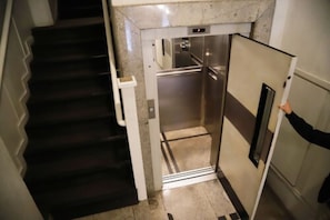 Elevator - Hotel BH Palace (Belo Horizonte)