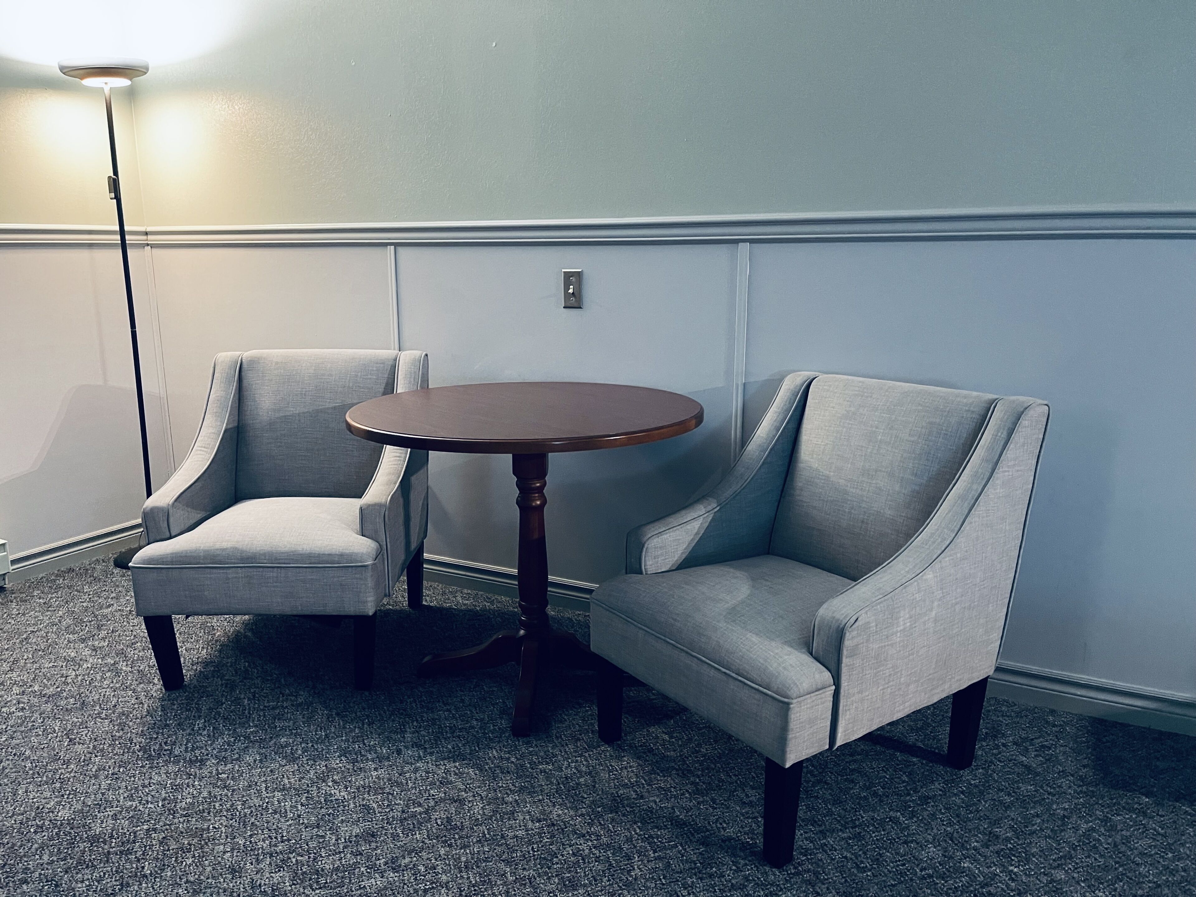 Chambre simple Standard, 1 lit double | Aire de séjour | Téléviseur à écran plat