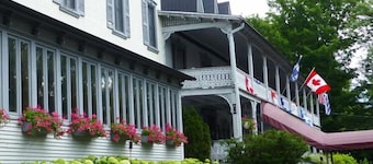 Auberge Lakeview Inn
