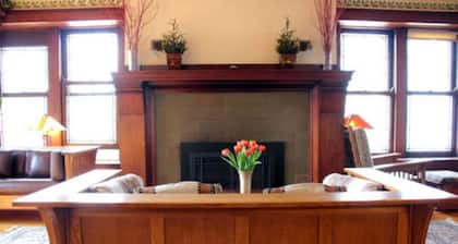Mendota Lake House Inn