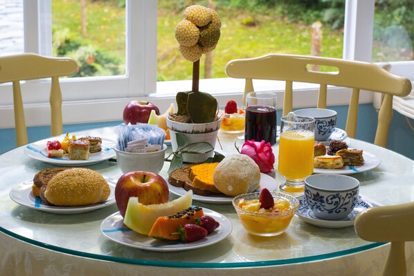 Petit déjeuner composé de spécialités régionales compris tous les jours