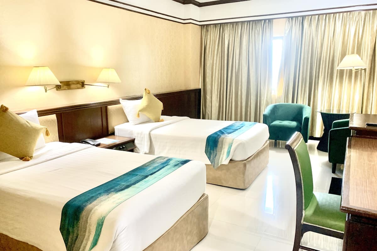 deluxe room | 1 bedroom, minibar, desk, laptop workspace