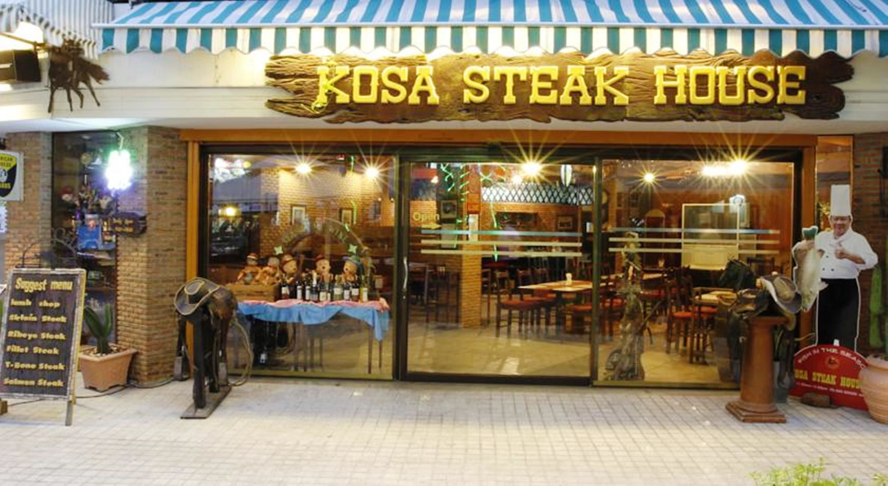 breakfast, lunch and dinner served