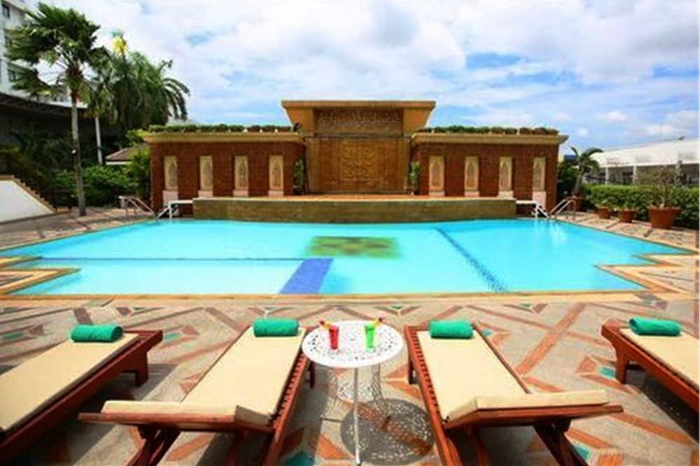 Kosa Hotel & Shopping Mall