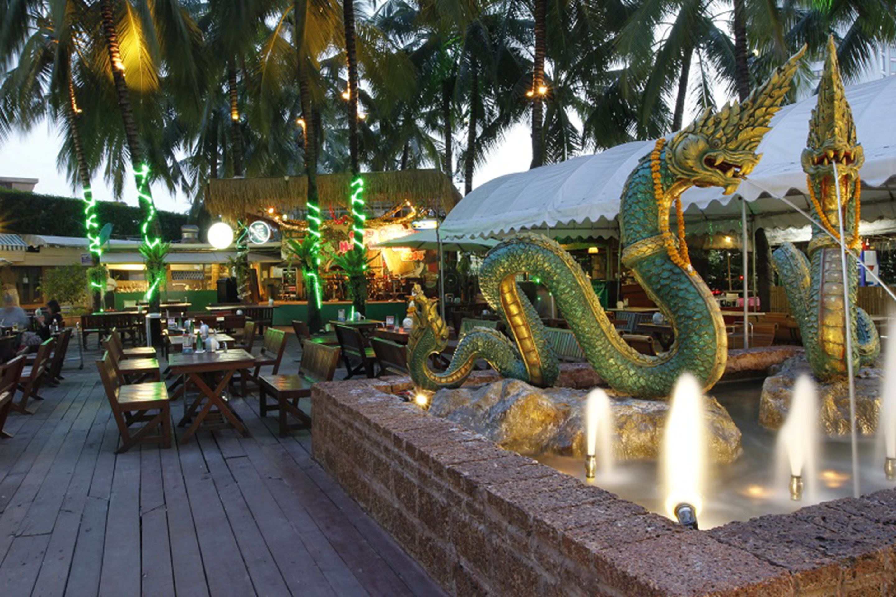 breakfast, lunch and dinner served