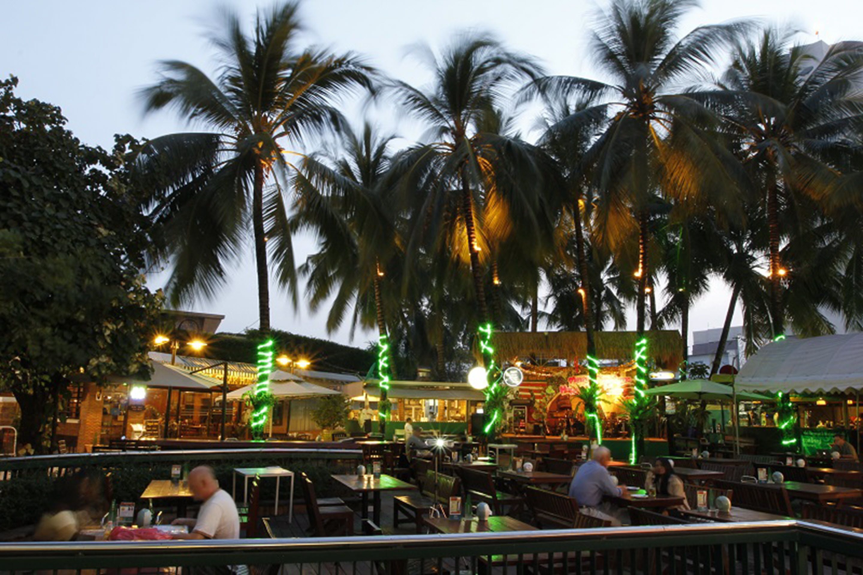 breakfast, lunch and dinner served