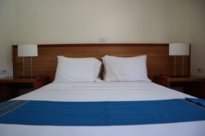 In-room safe, free WiFi, bed sheets - Domicilio Lorenzo (Davao)