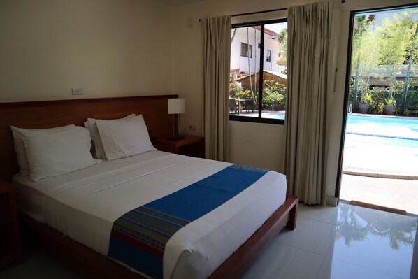In-room safe, free WiFi, bed sheets - Domicilio Lorenzo (Davao)