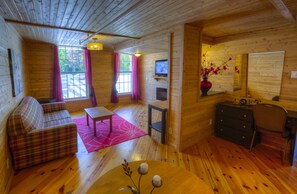 Comfort-suite - badekar | Opholdsområde | Fladskærms-tv