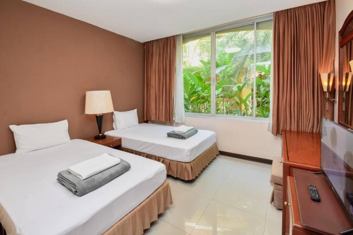 Minibar, in-room safe, blackout drapes, iron/ironing board (on request)