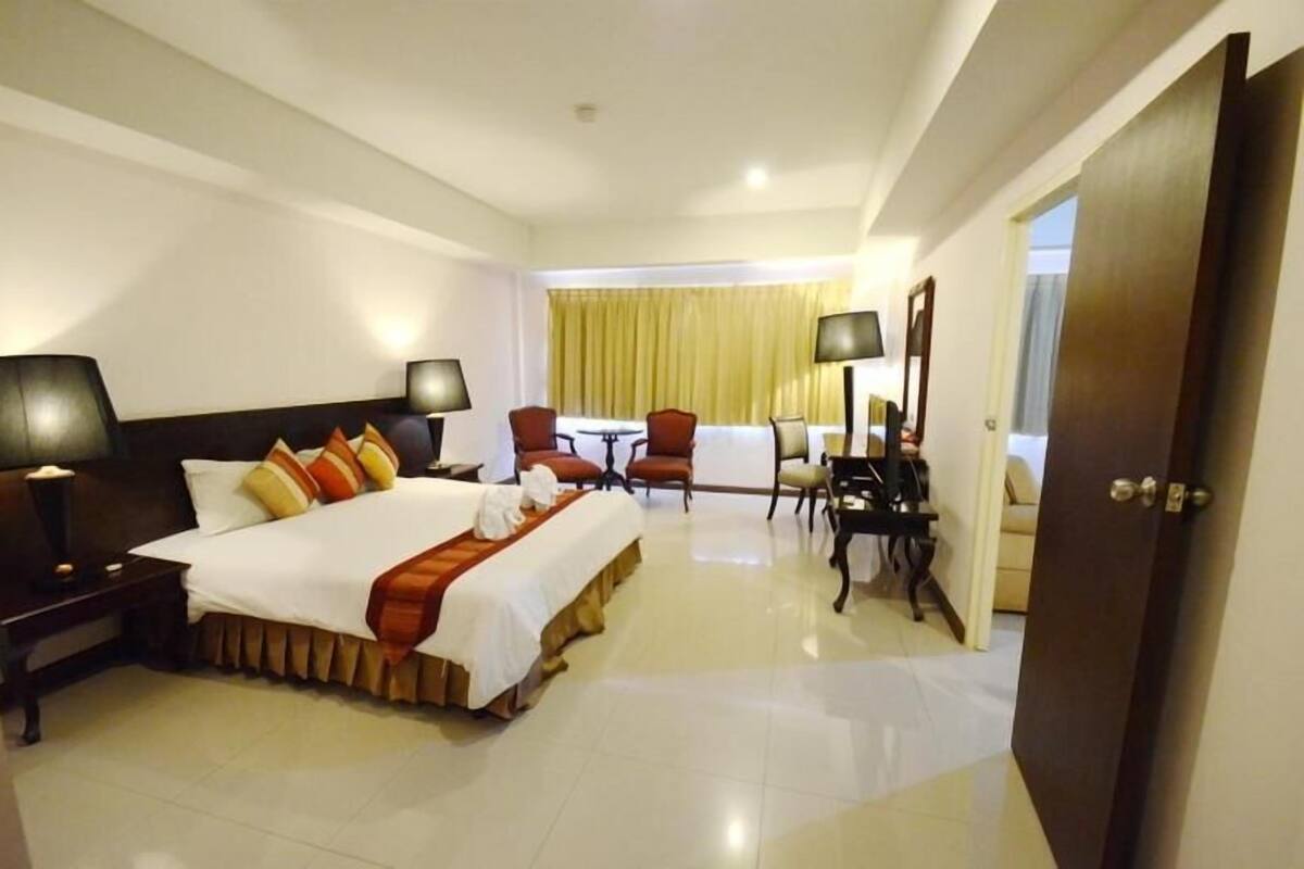 Minibar, in-room safe, blackout drapes, iron/ironing board (on request)