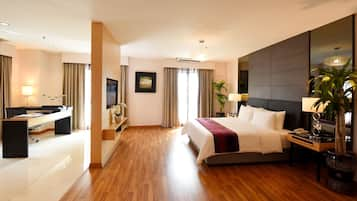 Executive Room | In-room safe, blackout curtains, free WiFi, bed sheets