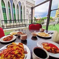 Desayuno buffet todos los días (con cargo)